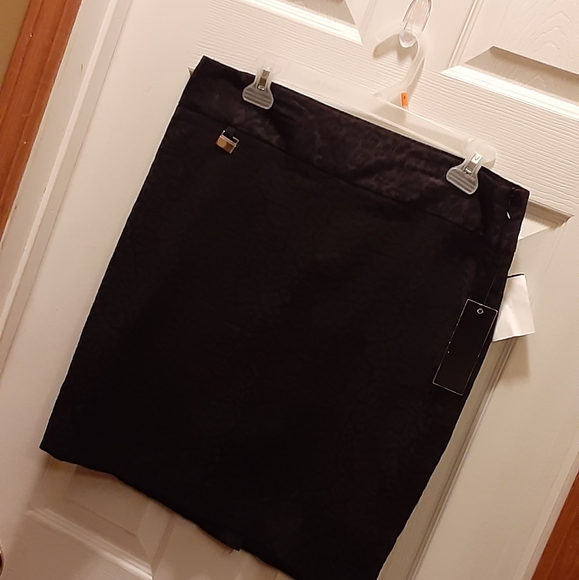 Ladies skirt - Picture 3 of 3